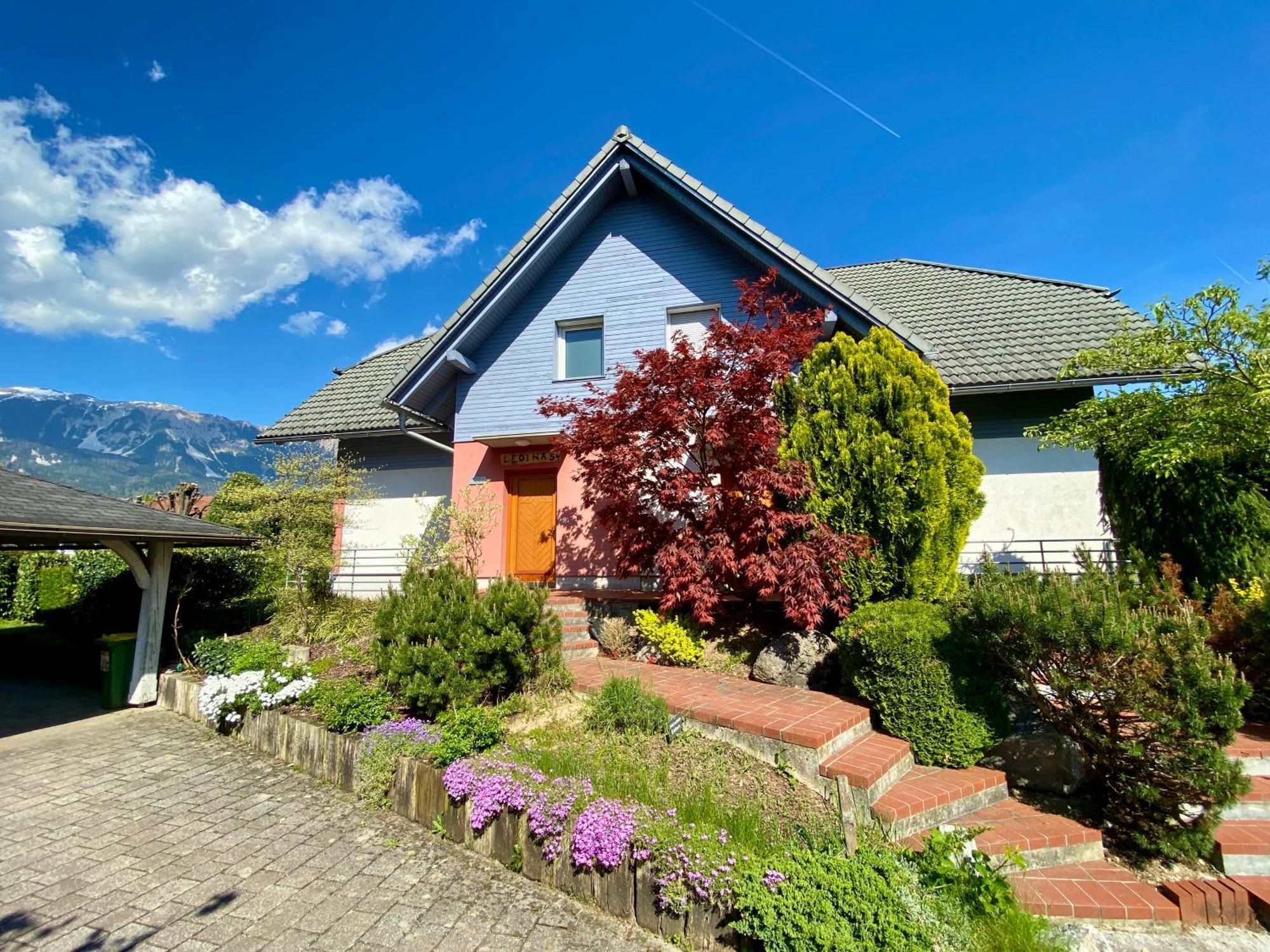 ブレッドHouse Eden With Mountain Viewsアパートメント エクステリア 写真